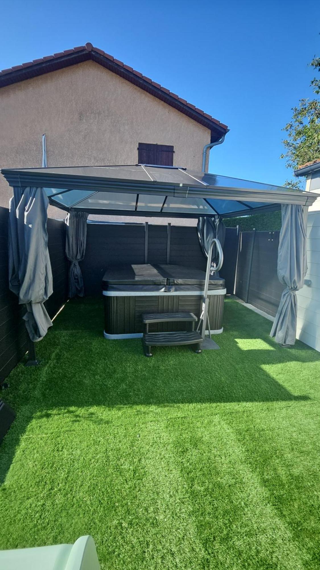 Hebergement Privee Jaccuzzi En Supplement Saint-Clair-du-Rhone Zewnętrze zdjęcie