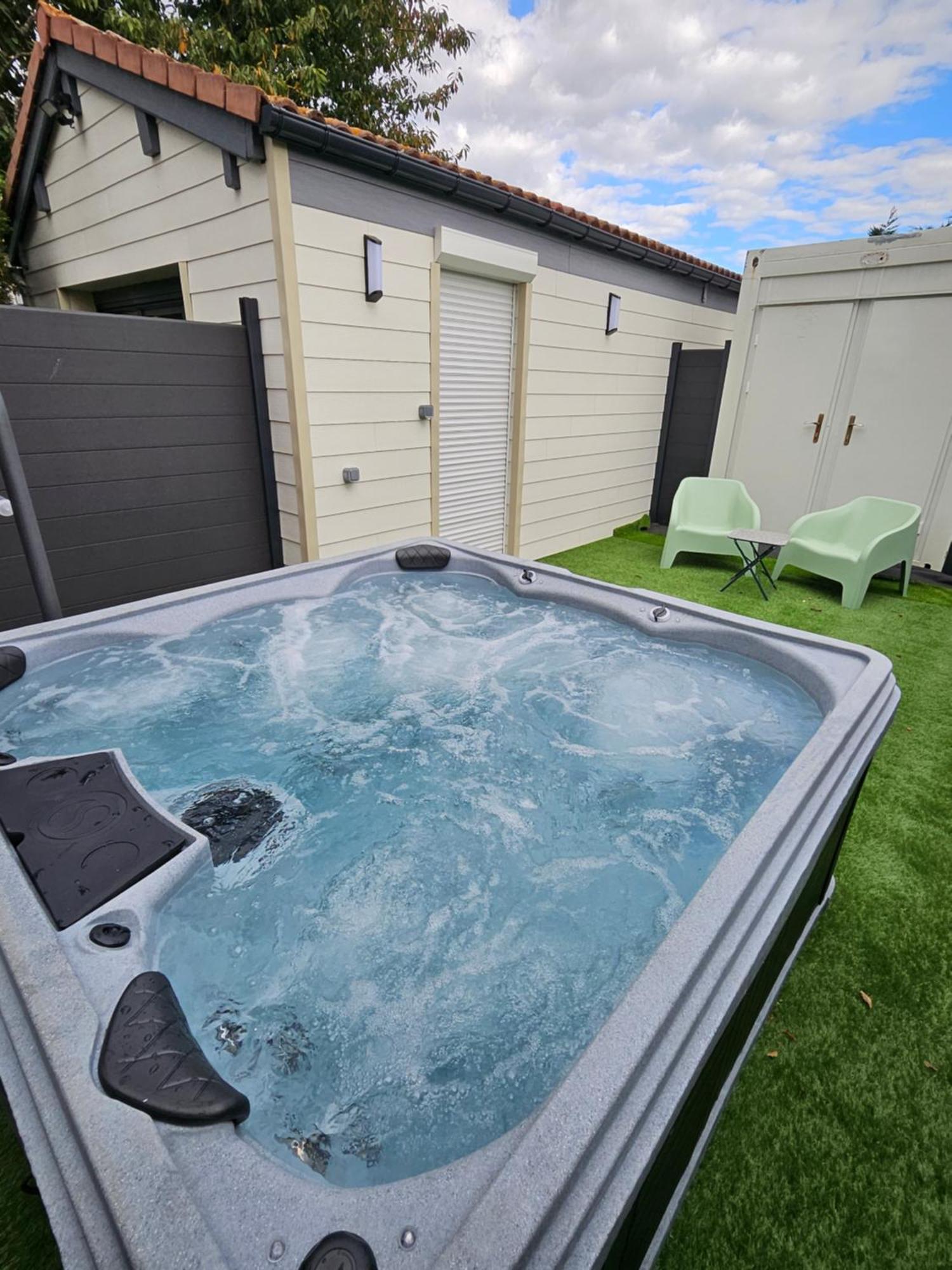 Hebergement Privee Jaccuzzi En Supplement Saint-Clair-du-Rhone Zewnętrze zdjęcie