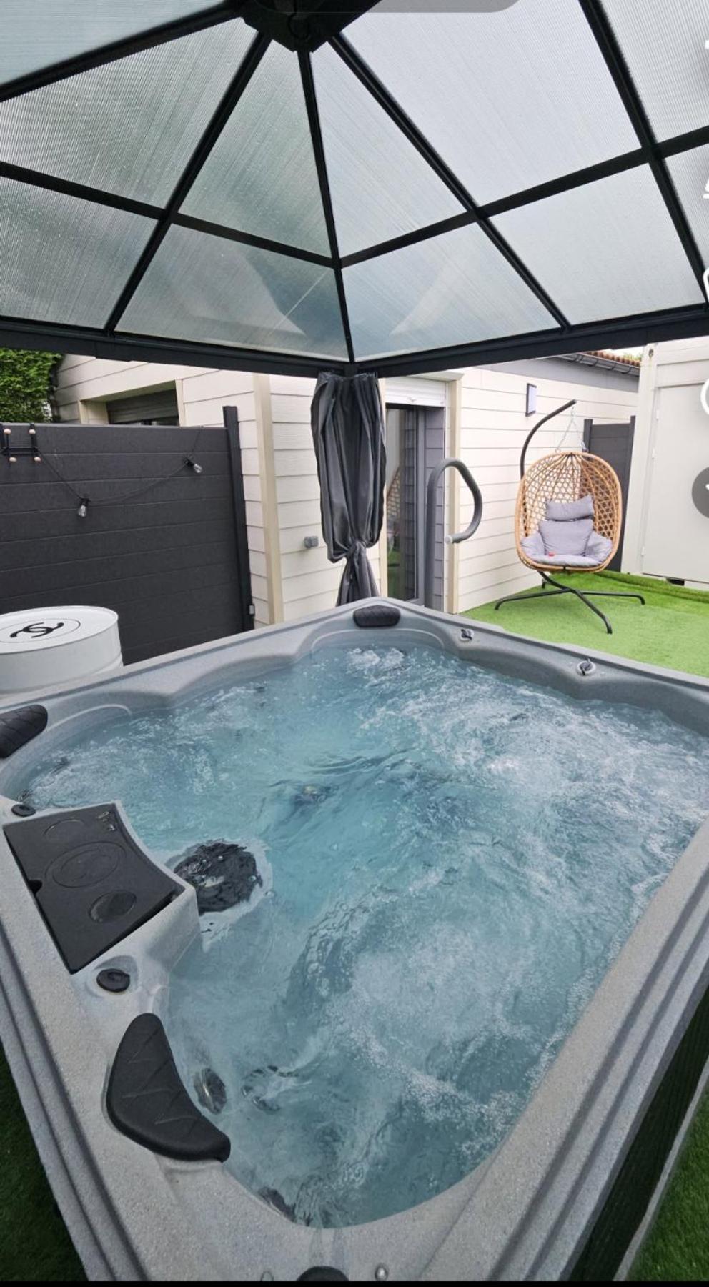 Hebergement Privee Jaccuzzi En Supplement Saint-Clair-du-Rhone Zewnętrze zdjęcie